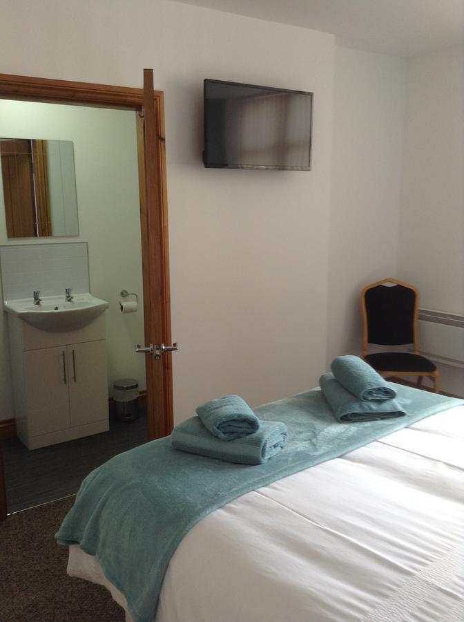 The Bear On The Square Hotel Millom Buitenkant foto